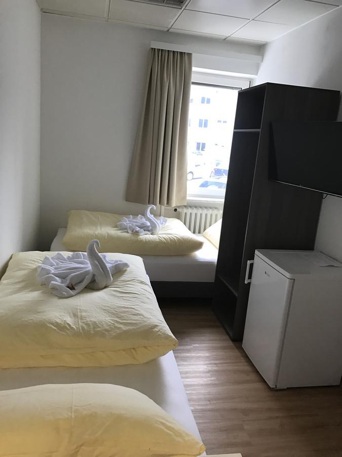 Montagehotel Bed & Steel Linz Exteriör bild