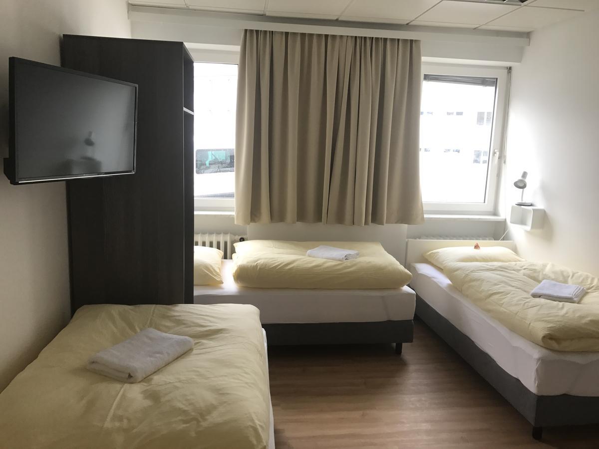Montagehotel Bed & Steel Linz Exteriör bild
